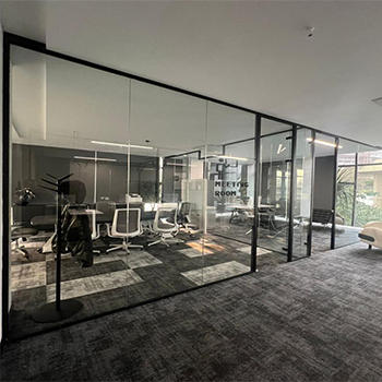 پارتیشن شیشه ای 