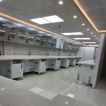 کابینت دیواری درب دار شیشه ای